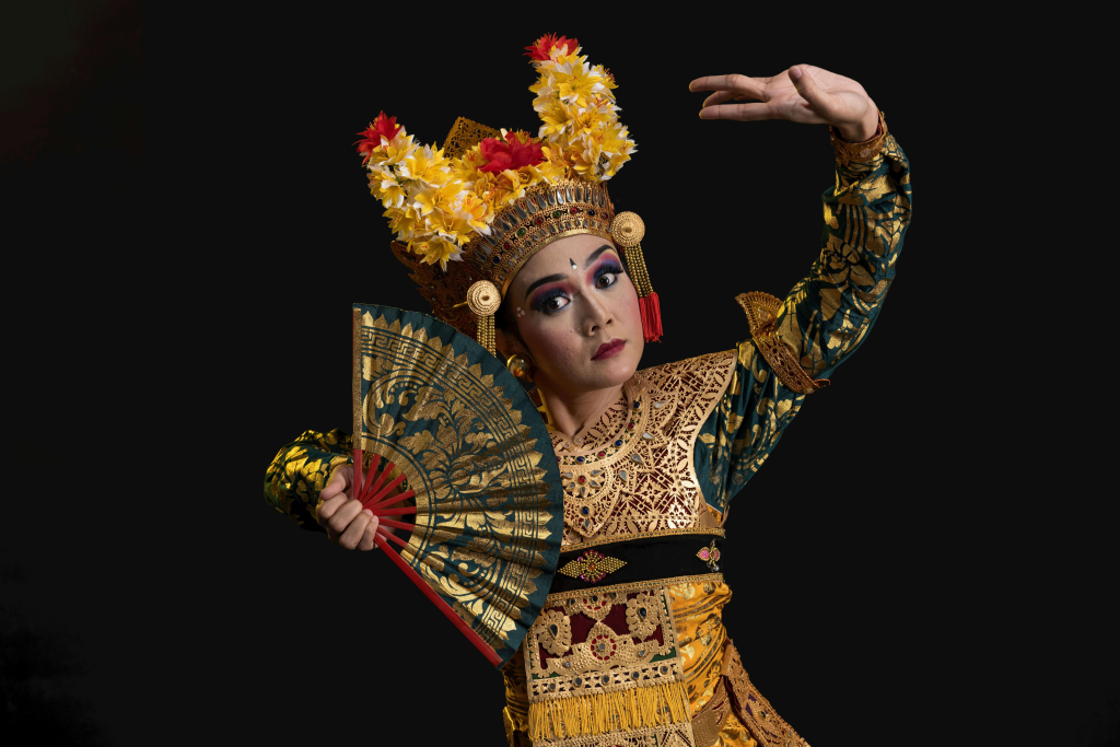 Upaya Melestarikan Budaya Lokal yang Terancam Punah: 7 Strategi Efektif di Era Digital 2025